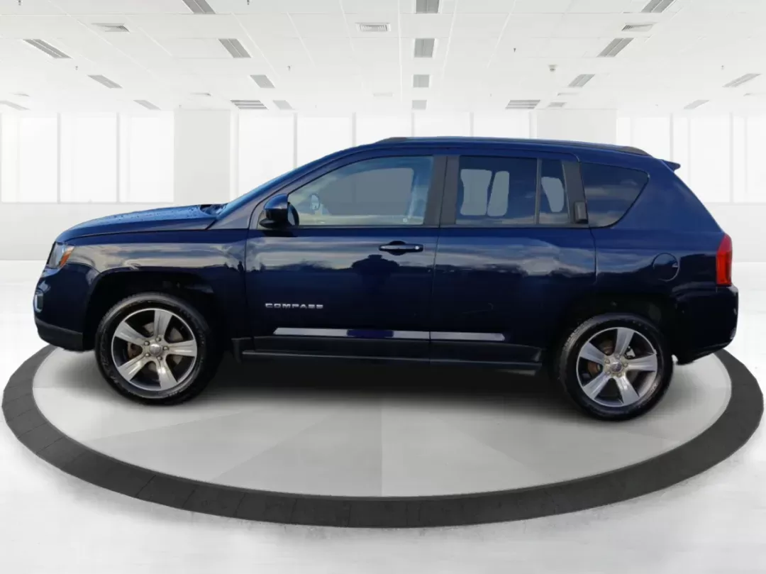 2016 Jeep Compass Latitude 4WD (1C4NJDEB7GD) with an 2.4L L4 DOHC 16V engine, 6-Speed Automatic transmission, located at 401 Woodman Dr, Riverside, OH, 45431, (937) 908-9800, 39.760899, -84.123421 - 2016 Jeep Compass Latitude 4WD - Photo#5
