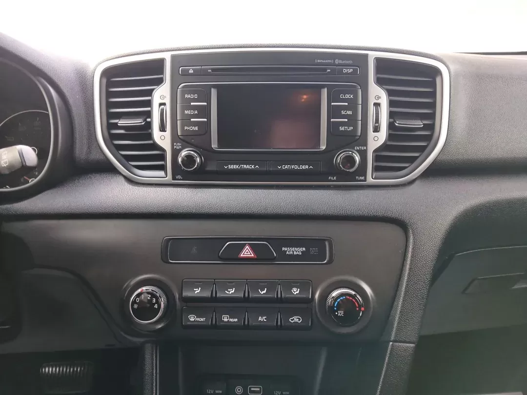 2017 Kia Sportage LX AWD (KNDPMCAC3H7) with an 2.4L V6 DOHC 24V engine, 6-Speed Automatic transmission, located at 1951 S Dayton Lakeview Rd., New Carlisle, OH, 45344, (937) 908-9800, 39.890999, -84.050255 - 2017 Kia Sportage LX AWD - Photo#12
