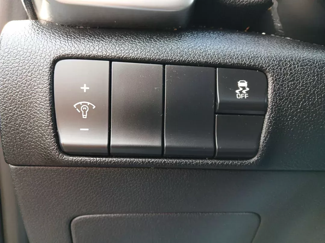 2017 Kia Sportage LX AWD (KNDPMCAC3H7) with an 2.4L V6 DOHC 24V engine, 6-Speed Automatic transmission, located at 1951 S Dayton Lakeview Rd., New Carlisle, OH, 45344, (937) 908-9800, 39.890999, -84.050255 - 2017 Kia Sportage LX AWD - Photo#16