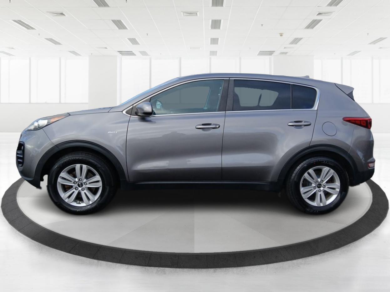 2017 Kia Sportage LX AWD (KNDPMCAC3H7) with an 2.4L V6 DOHC 24V engine, 6-Speed Automatic transmission, located at 1951 S Dayton Lakeview Rd., New Carlisle, OH, 45344, (937) 908-9800, 39.890999, -84.050255 - Photo#5