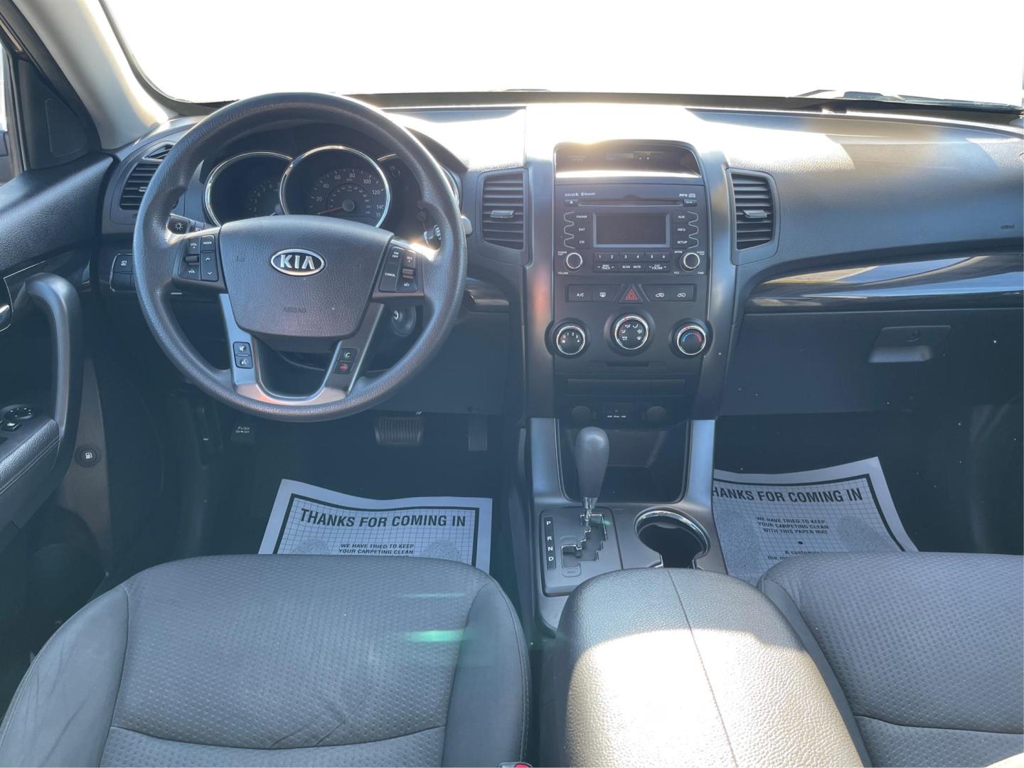 2013 Kia Sorento LX 2WD (5XYKT3A14DG) with an 2.4L L4 DOHC 16V engine, 6-Speed Automatic transmission, located at 8750 N County Rd 25A, Piqua, OH, 45356, (937) 908-9800, 40.164391, -84.232513 - 2013 Kia Sorento LX 2WD - Photo#20