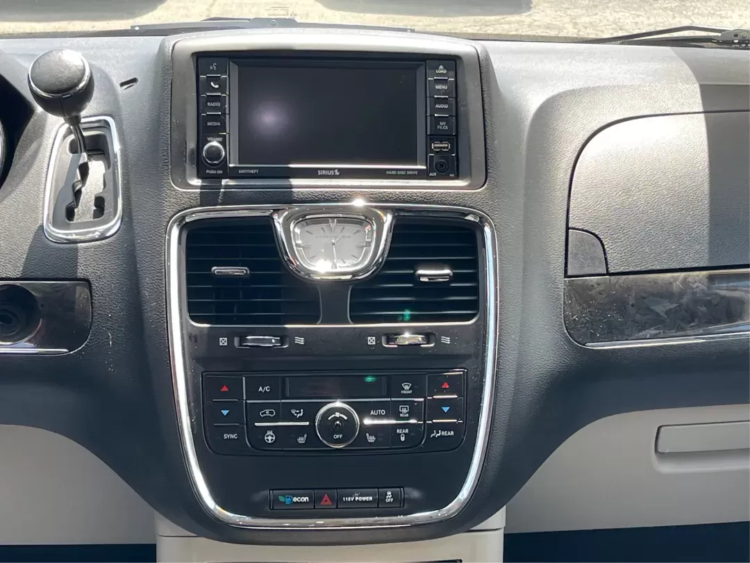 2014 Chrysler Town and Country Touring-L (2C4RC1CG3ER) with an 3.6L V6 DOHC 24V engine, 6-Speed Automatic transmission, located at 1230 East Main St, Xenia, OH, 45385, (937) 908-9800, 39.688026, -83.910172 - **Unleash Family Adventures with the 2014 Chrysler Town and Country Touring-L at Advantage Car and Credit in Fairborn, OH!**<br /> <br /> Are you looking for a versatile vehicle that adapts to your family's ever-changing needs? The 2014 Chrysler Town and Country Touring-L is the perfect blend of - Photo#12
