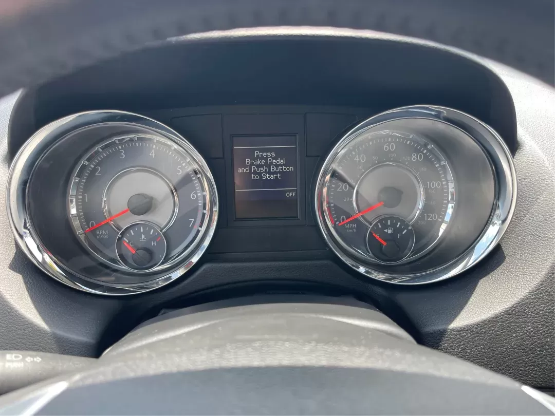2014 Chrysler Town and Country Touring-L (2C4RC1CG3ER) with an 3.6L V6 DOHC 24V engine, 6-Speed Automatic transmission, located at 1230 East Main St, Xenia, OH, 45385, (937) 908-9800, 39.688026, -83.910172 - **Unleash Family Adventures with the 2014 Chrysler Town and Country Touring-L at Advantage Car and Credit in Fairborn, OH!**<br /> <br /> Are you looking for a versatile vehicle that adapts to your family's ever-changing needs? The 2014 Chrysler Town and Country Touring-L is the perfect blend of - Photo#14