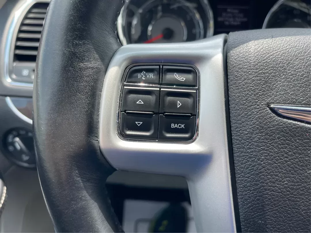 2014 Chrysler Town and Country Touring-L (2C4RC1CG3ER) with an 3.6L V6 DOHC 24V engine, 6-Speed Automatic transmission, located at 1230 East Main St, Xenia, OH, 45385, (937) 908-9800, 39.688026, -83.910172 - **Unleash Family Adventures with the 2014 Chrysler Town and Country Touring-L at Advantage Car and Credit in Fairborn, OH!**<br /> <br /> Are you looking for a versatile vehicle that adapts to your family's ever-changing needs? The 2014 Chrysler Town and Country Touring-L is the perfect blend of - Photo#15