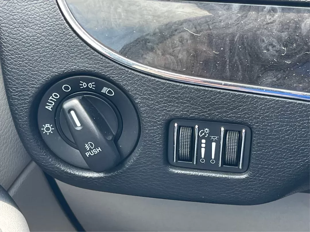 2014 Chrysler Town and Country Touring-L (2C4RC1CG3ER) with an 3.6L V6 DOHC 24V engine, 6-Speed Automatic transmission, located at 1230 East Main St, Xenia, OH, 45385, (937) 908-9800, 39.688026, -83.910172 - **Unleash Family Adventures with the 2014 Chrysler Town and Country Touring-L at Advantage Car and Credit in Fairborn, OH!**<br /> <br /> Are you looking for a versatile vehicle that adapts to your family's ever-changing needs? The 2014 Chrysler Town and Country Touring-L is the perfect blend of - Photo#16