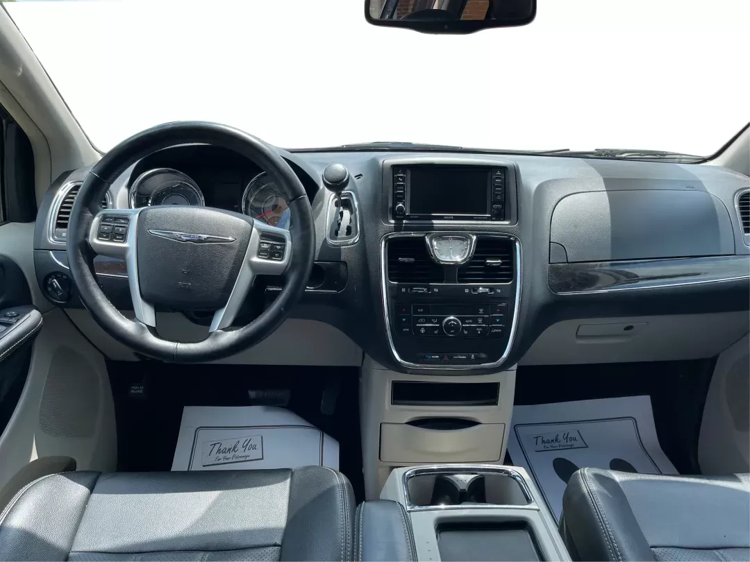 2014 Chrysler Town and Country Touring-L (2C4RC1CG3ER) with an 3.6L V6 DOHC 24V engine, 6-Speed Automatic transmission, located at 1230 East Main St, Xenia, OH, 45385, (937) 908-9800, 39.688026, -83.910172 - **Unleash Family Adventures with the 2014 Chrysler Town and Country Touring-L at Advantage Car and Credit in Fairborn, OH!**<br /> <br /> Are you looking for a versatile vehicle that adapts to your family's ever-changing needs? The 2014 Chrysler Town and Country Touring-L is the perfect blend of - Photo#20