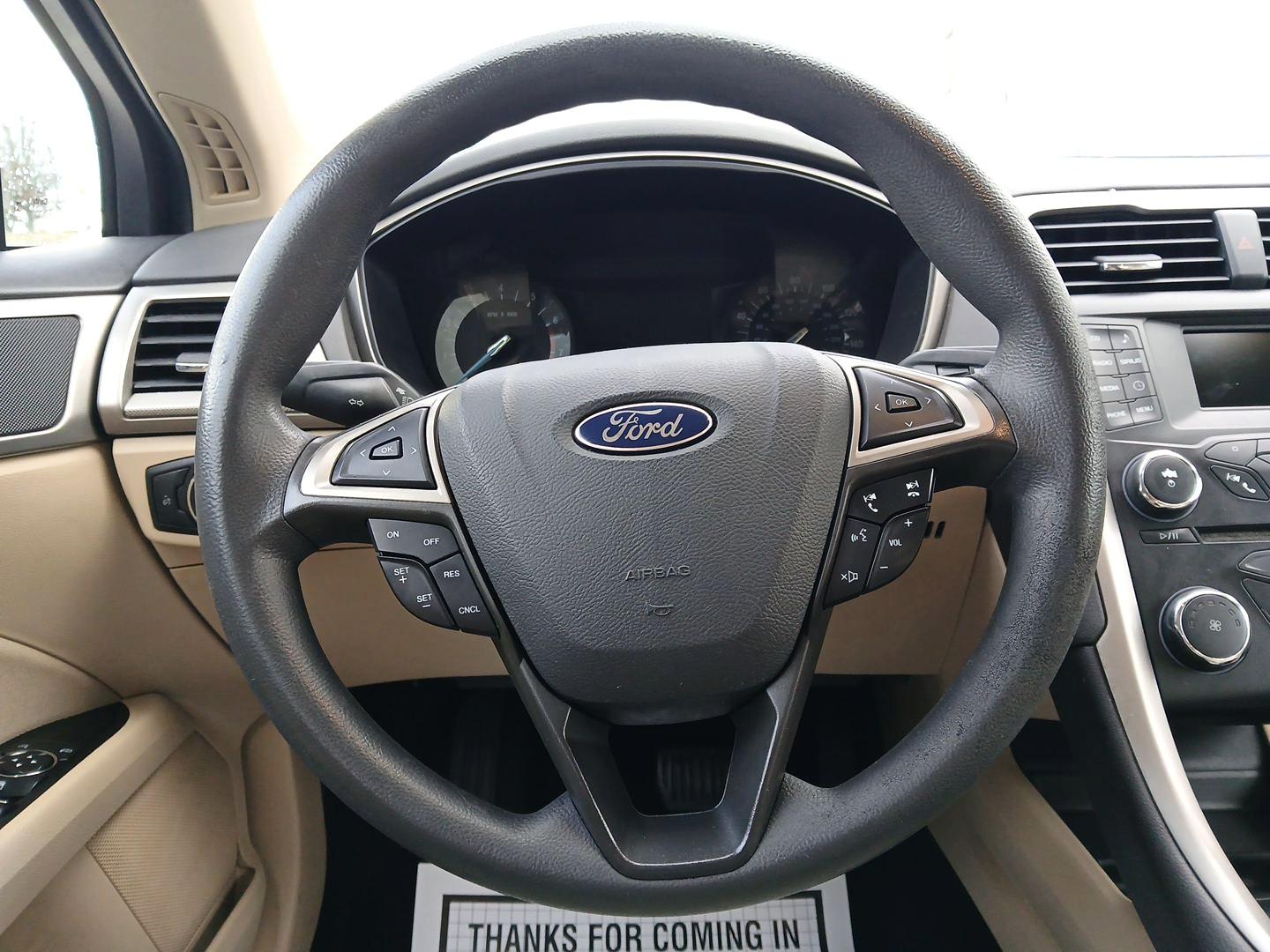 2015 Ford Fusion SE (3FA6P0H7XFR) with an 2.5L L4 DOHC 16V engine, 6-Speed Automatic transmission, located at 4508 South Dixie Dr, Moraine, OH, 45439, (937) 908-9800, 39.689976, -84.218452 - One Owner - Photo#15