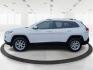 2015 Jeep Cherokee Latitude 4WD (1C4PJMCB6FW) with an 2.4L L4 DOHC 16V engine, 9-Speed Automatic transmission, located at 1099 N County Rd 25A, Troy, OH, 45373, (937) 908-9800, 40.057079, -84.212883 - 2015 Jeep Cherokee Latitude 4WD - Photo#5