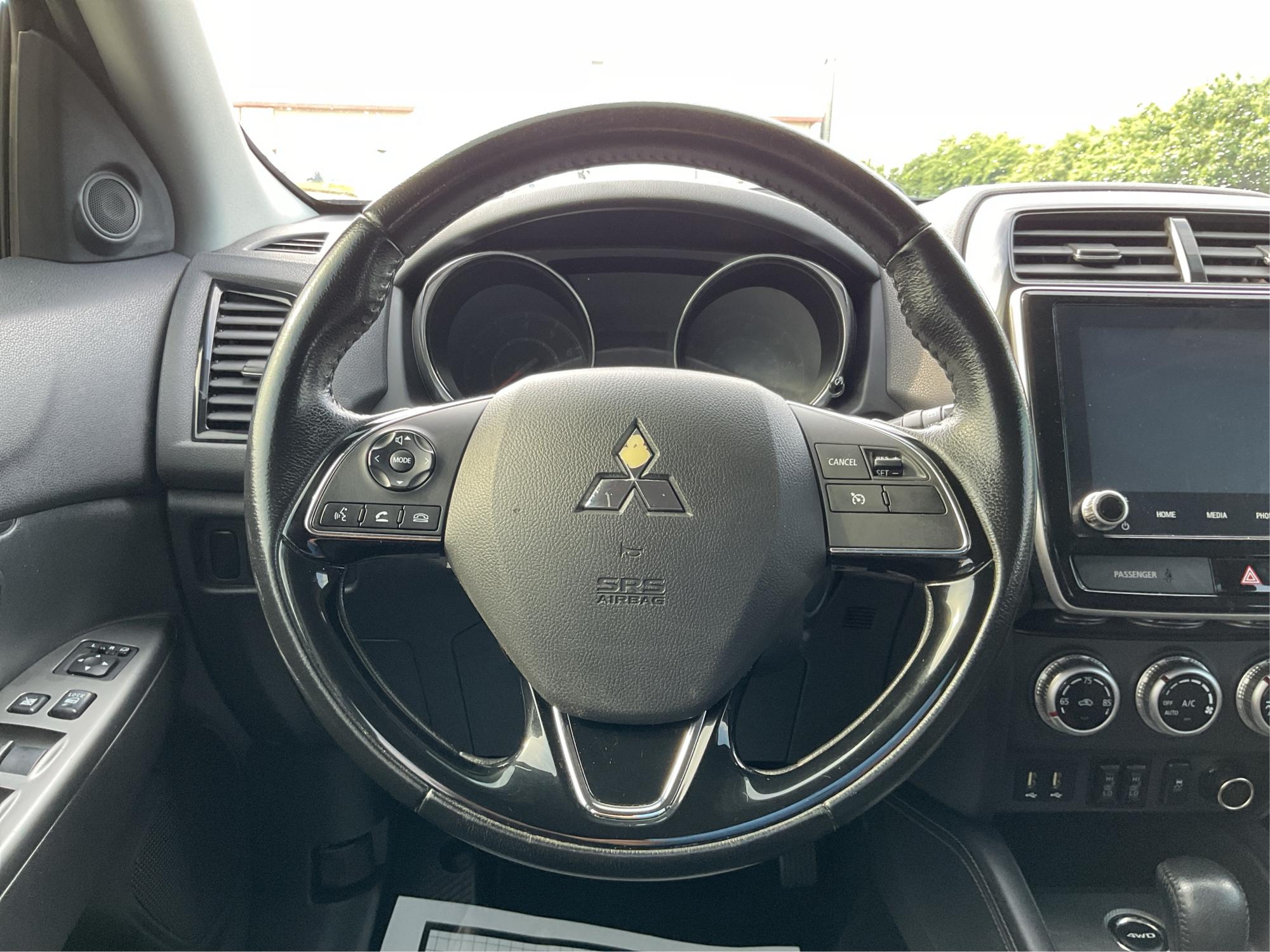 2020 Mitsubishi Outlander Sport 2.0 SE 4WD CVT (JA4AR3AU4LU) with an 2.0L L4 DOHC 16V engine, Continuously Variable Transmission transmission, located at 8750 N County Rd 25A, Piqua, OH, 45356, (937) 908-9800, 40.164391, -84.232513 - Photo#14
