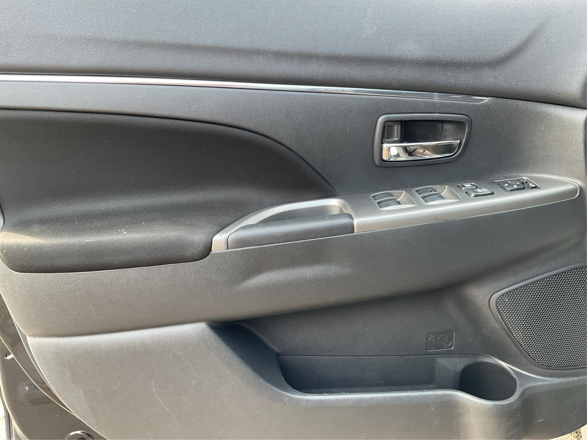 2020 Mitsubishi Outlander Sport 2.0 SE 4WD CVT (JA4AR3AU4LU) with an 2.0L L4 DOHC 16V engine, Continuously Variable Transmission transmission, located at 8750 N County Rd 25A, Piqua, OH, 45356, (937) 908-9800, 40.164391, -84.232513 - Photo#15