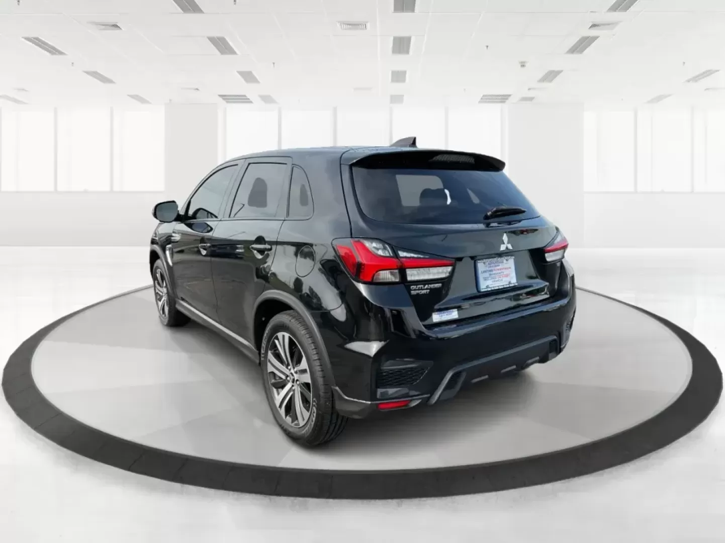 2020 Mitsubishi Outlander Sport 2.0 SE 4WD CVT (JA4AR3AU4LU) with an 2.0L L4 DOHC 16V engine, Continuously Variable Transmission transmission, located at 8750 N County Rd 25A, Piqua, OH, 45356, (937) 908-9800, 40.164391, -84.232513 - 2020 Mitsubishi Outlander Sport 2.0 SE 4WD CVT - Photo#4