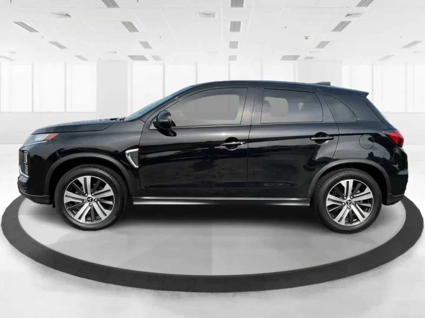 2020 Mitsubishi Outlander Sport 2.0 SE 4WD CVT (JA4AR3AU4LU) with an 2.0L L4 DOHC 16V engine, Continuously Variable Transmission transmission, located at 8750 N County Rd 25A, Piqua, OH, 45356, (937) 908-9800, 40.164391, -84.232513 - 2020 Mitsubishi Outlander Sport 2.0 SE 4WD CVT - Photo#5