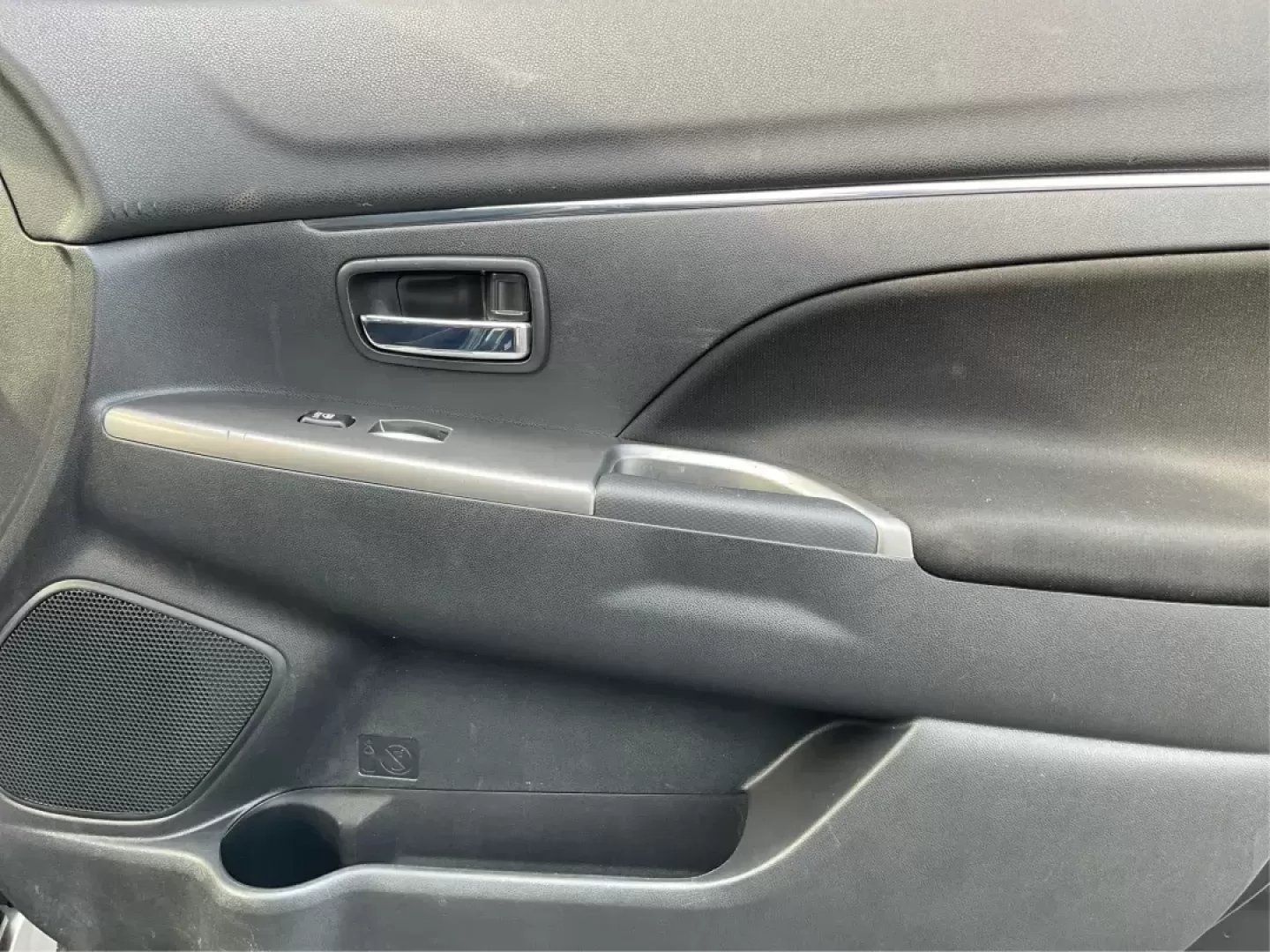 2020 Mitsubishi Outlander Sport 2.0 SE 4WD CVT (JA4AR3AU4LU) with an 2.0L L4 DOHC 16V engine, Continuously Variable Transmission transmission, located at 8750 N County Rd 25A, Piqua, OH, 45356, (937) 908-9800, 40.164391, -84.232513 - 2020 Mitsubishi Outlander Sport 2.0 SE 4WD CVT - Photo#17