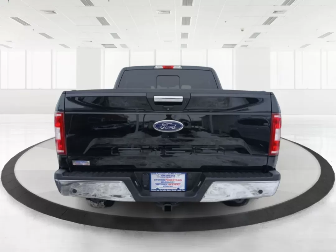 2018 Ford F-150 XLT SuperCrew 5.5-ft. Bed 4WD (1FTEW1E52JF) with an 5.0L V8 OHV 32V engine, 6-Speed Automatic transmission, located at 880 E. National Road, Vandalia, OH, 45377, (937) 908-9800, 39.891918, -84.183594 - One Owner - Photo#3