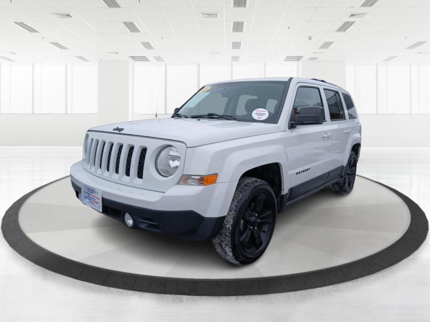 2015 Jeep Patriot Sport 4WD (1C4NJRBB7FD) with an 2.4L L4 DOHC 16V engine, located at 880 E. National Road, Vandalia, OH, 45377, (937) 908-9800, 39.891918, -84.183594 - Photo#7