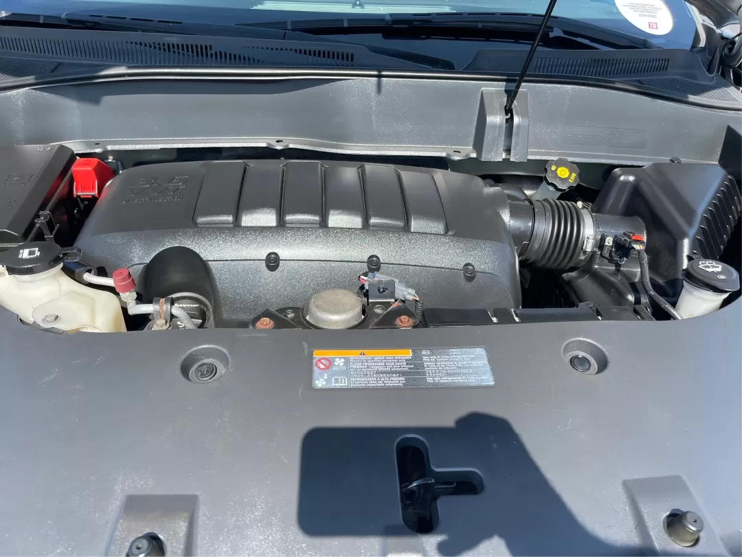 2014 GMC Acadia SLE-2 AWD (1GKKVPKD1EJ) with an 3.6L V6 DOHC 24V engine, 6-Speed Automatic transmission, located at 1099 N County Rd 25A , Troy, OH, 45373, (937) 908-9800, 40.057079, -84.212883 - Photo#10