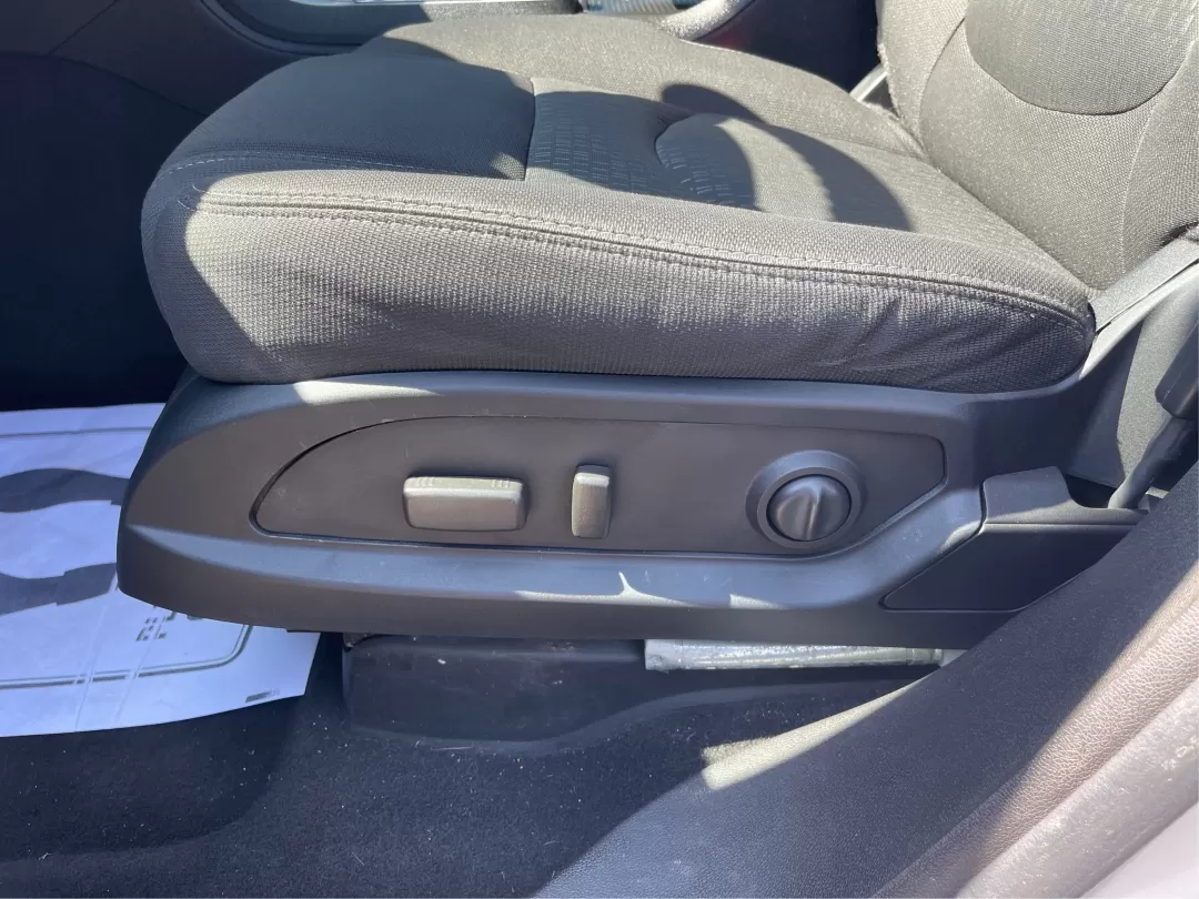 2014 GMC Acadia SLE-2 AWD (1GKKVPKD1EJ) with an 3.6L V6 DOHC 24V engine, 6-Speed Automatic transmission, located at 1099 N County Rd 25A , Troy, OH, 45373, (937) 908-9800, 40.057079, -84.212883 - Photo#17