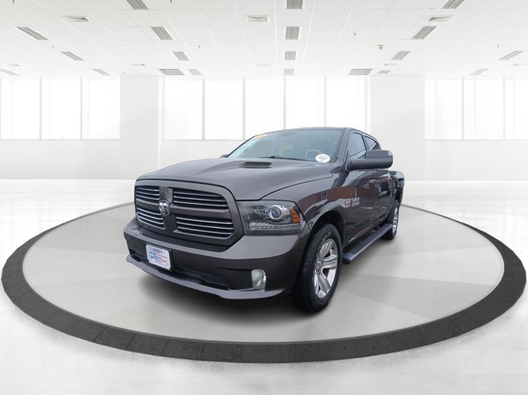 2016 RAM 1500 Sport Crew Cab SWB 4WD (1C6RR7MT8GS) with an 5.7L V8 OHV 16V engine, 8-Speed Automatic transmission, located at 1184 Kauffman Ave, Fairborn, OH, 45324, (937) 908-9800, 39.807072, -84.030914 - 2016 RAM 1500 Sport Crew Cab SWB 4WD - Photo#7