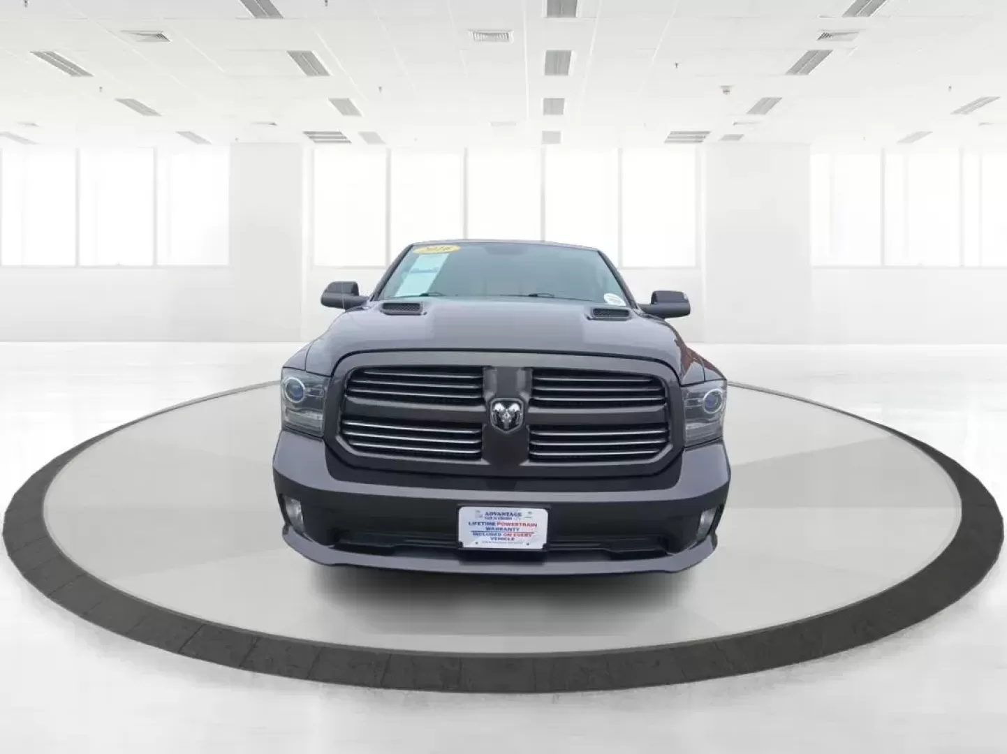2016 Ram 1500 Sport Crew Cab SWB 4WD (1C6RR7MT8GS) with an 5.7L V8 OHV 16V engine, 8-Speed Automatic transmission, located at 401 Woodman Dr, Riverside, OH, 45431, (937) 908-9800, 39.760899, -84.123421 - 2016 Ram 1500 Sport Crew Cab SWB 4WD - Photo#6