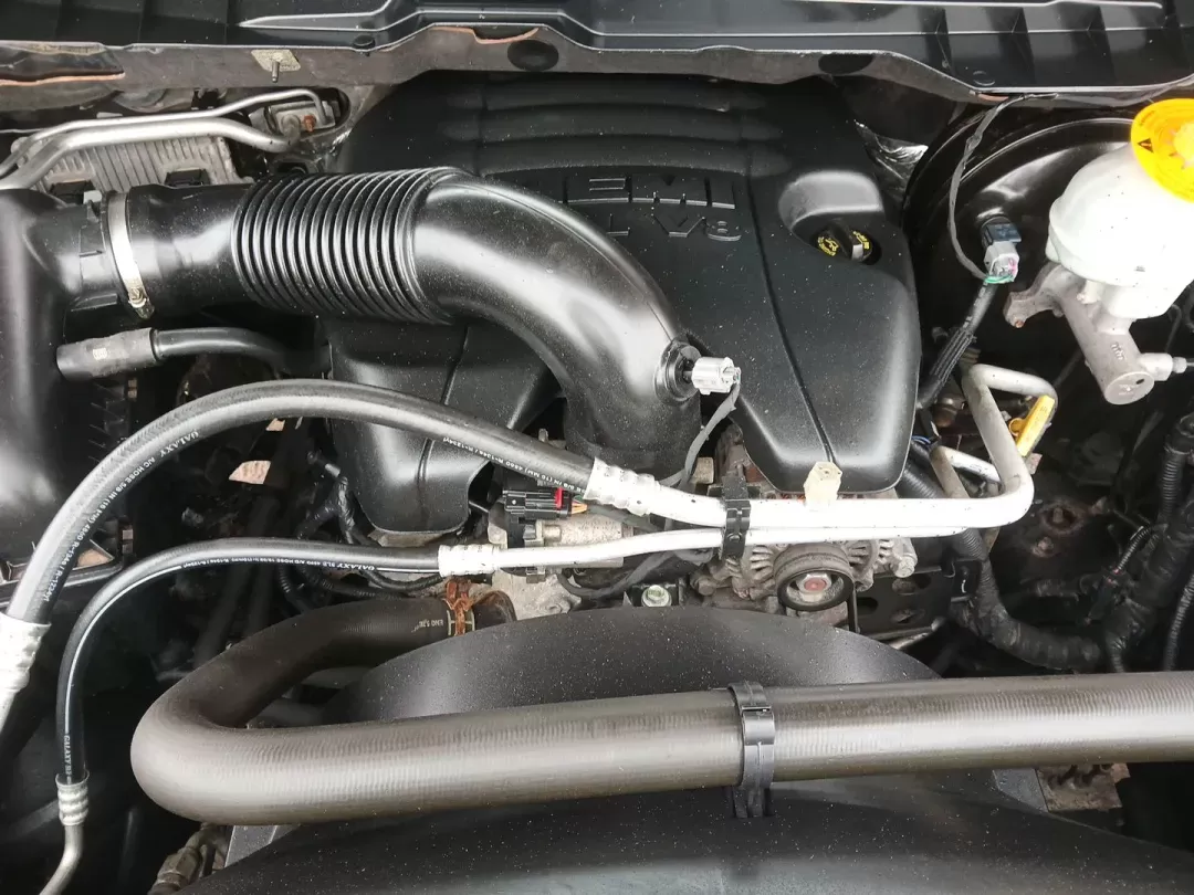 2016 Ram 1500 Sport Crew Cab SWB 4WD (1C6RR7MT8GS) with an 5.7L V8 OHV 16V engine, 8-Speed Automatic transmission, located at 8750 N County Rd 25A, Piqua, OH, 45356, (937) 908-9800, 40.164391, -84.232513 - Photo#10