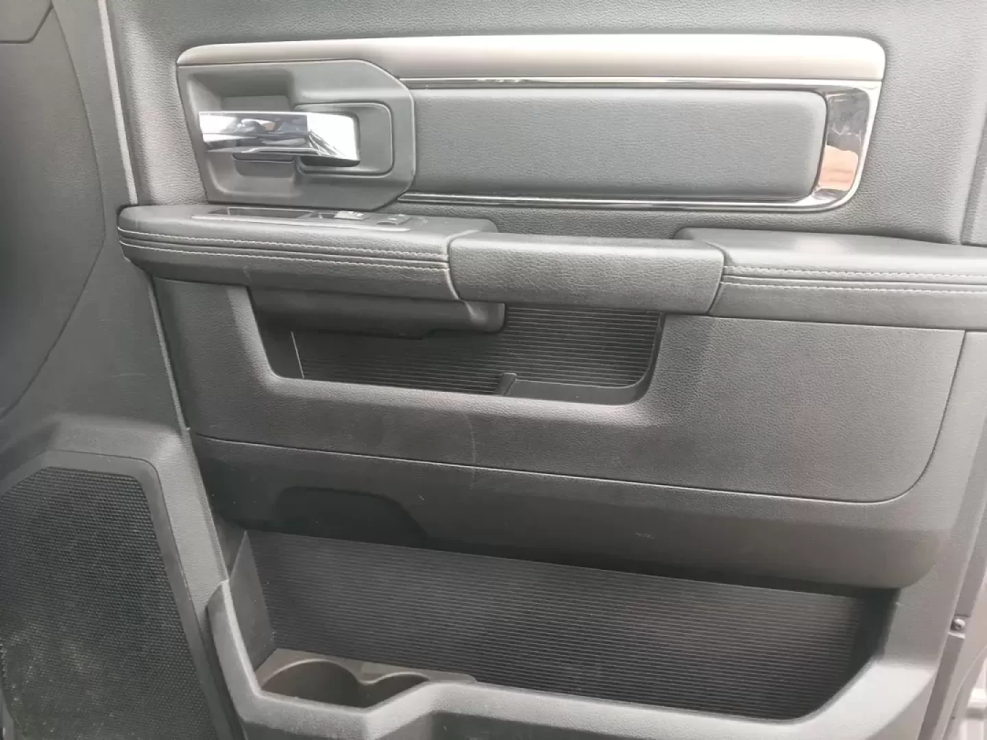 2016 Ram 1500 Sport Crew Cab SWB 4WD (1C6RR7MT8GS) with an 5.7L V8 OHV 16V engine, 8-Speed Automatic transmission, located at 401 Woodman Dr, Riverside, OH, 45431, (937) 908-9800, 39.760899, -84.123421 - 2016 Ram 1500 Sport Crew Cab SWB 4WD - Photo#18