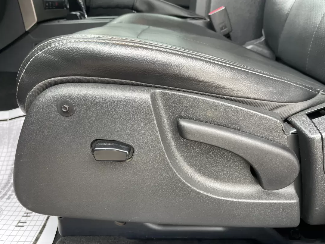 2012 Jeep Liberty Sport 4WD (1C4PJMAK8CW) with an 3.7L V6 SOHC 12V engine, 4-Speed Automatic transmission, located at 1099 N County Rd 25A , Troy, OH, 45373, (937) 908-9800, 40.057079, -84.212883 - 2012 Jeep Liberty Sport 4WD - Photo#18