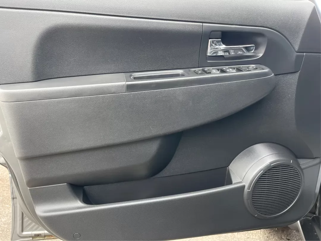 2012 Jeep Liberty Sport 4WD (1C4PJMAK8CW) with an 3.7L V6 SOHC 12V engine, 4-Speed Automatic transmission, located at 1099 N County Rd 25A , Troy, OH, 45373, (937) 908-9800, 40.057079, -84.212883 - 2012 Jeep Liberty Sport 4WD - Photo#19