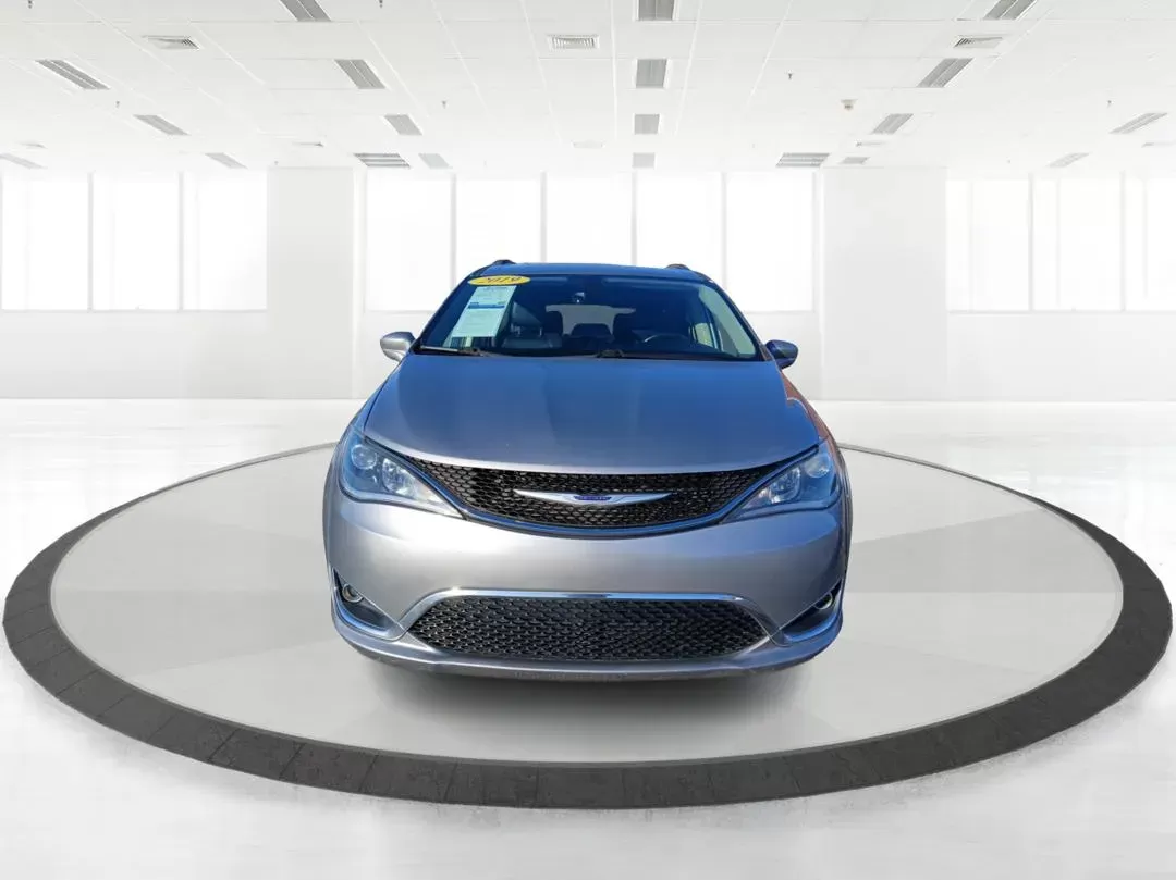 2019 Chrysler Pacifica Touring-L (2C4RC1BG5KR) with an 3.6L V6 DOHC 24V engine, 9-Speed Automatic transmission, located at 1230 East Main St, Xenia, OH, 45385, (937) 908-9800, 39.688026, -83.910172 - 2019 Chrysler Pacifica Touring-L - Photo#6