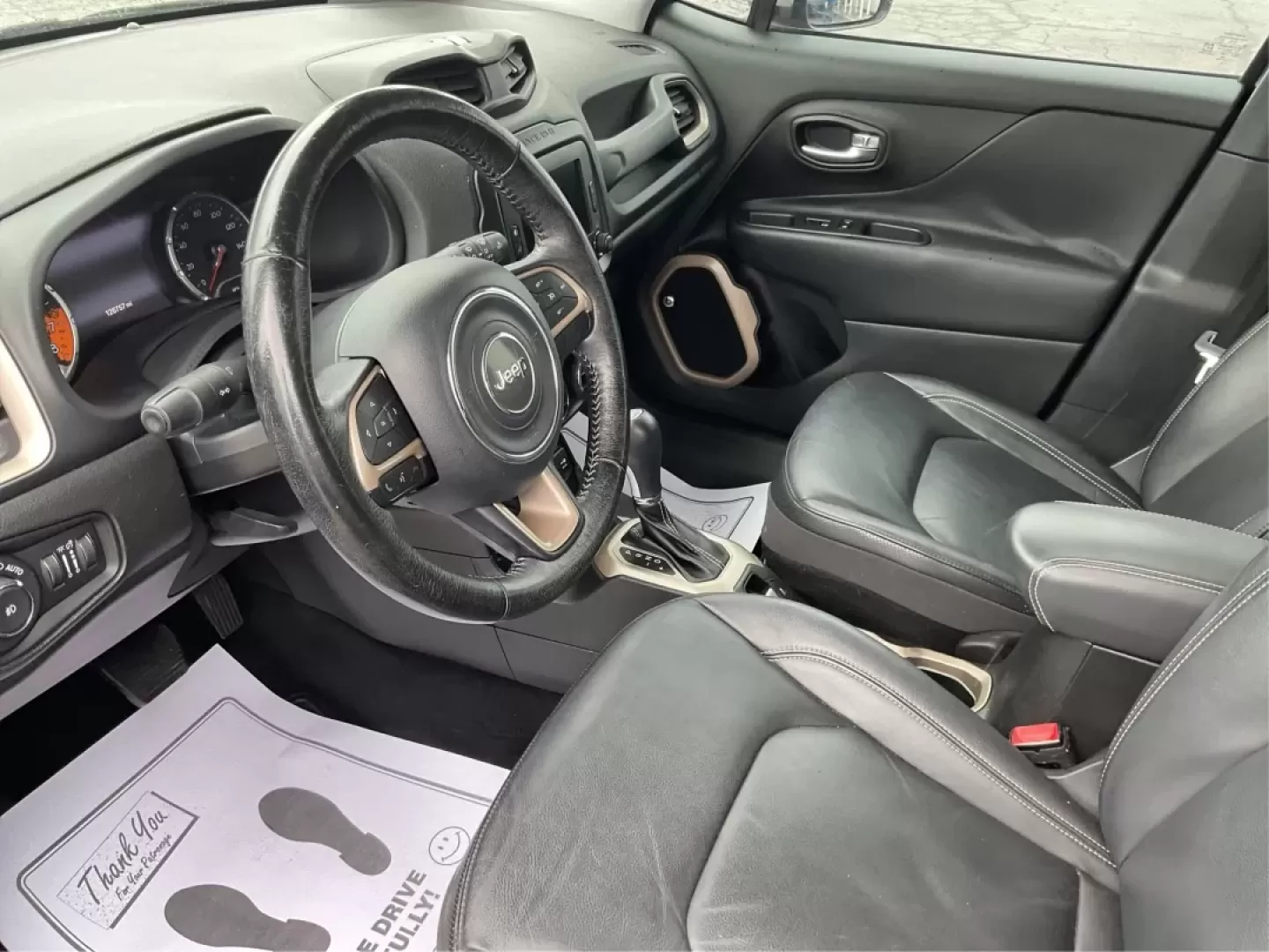 2016 Jeep Renegade Limited (ZACCJADT7GP) with an Tigershark MultiAir 2.4L I-4 variable valve contro engine, located at 880 E. National Road, Vandalia, OH, 45377, (937) 908-9800, 39.891918, -84.183594 - **Adventure Awaits with the 2016 Jeep Renegade Limited Your Perfect Partner for Every Journey!**<br /> <br /> Are you ready to elevate your lifestyle with an adventure-ready vehicle? Whether you're navigating the bustling streets of Fairborn, OH, or hitting the scenic backroads, the 2016 Jeep Reneg - Photo#8