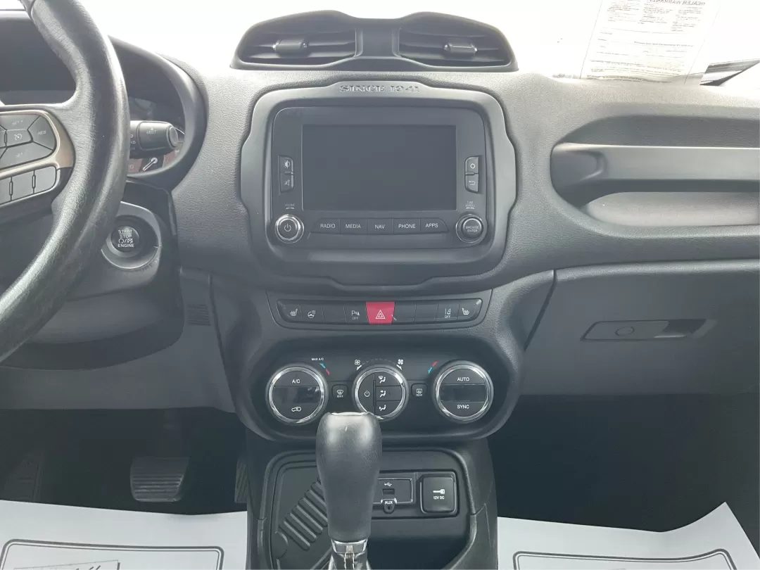 2016 Jeep Renegade Limited (ZACCJADT7GP) with an Tigershark MultiAir 2.4L I-4 variable valve contro engine, located at 880 E. National Road, Vandalia, OH, 45377, (937) 908-9800, 39.891918, -84.183594 - Photo#12