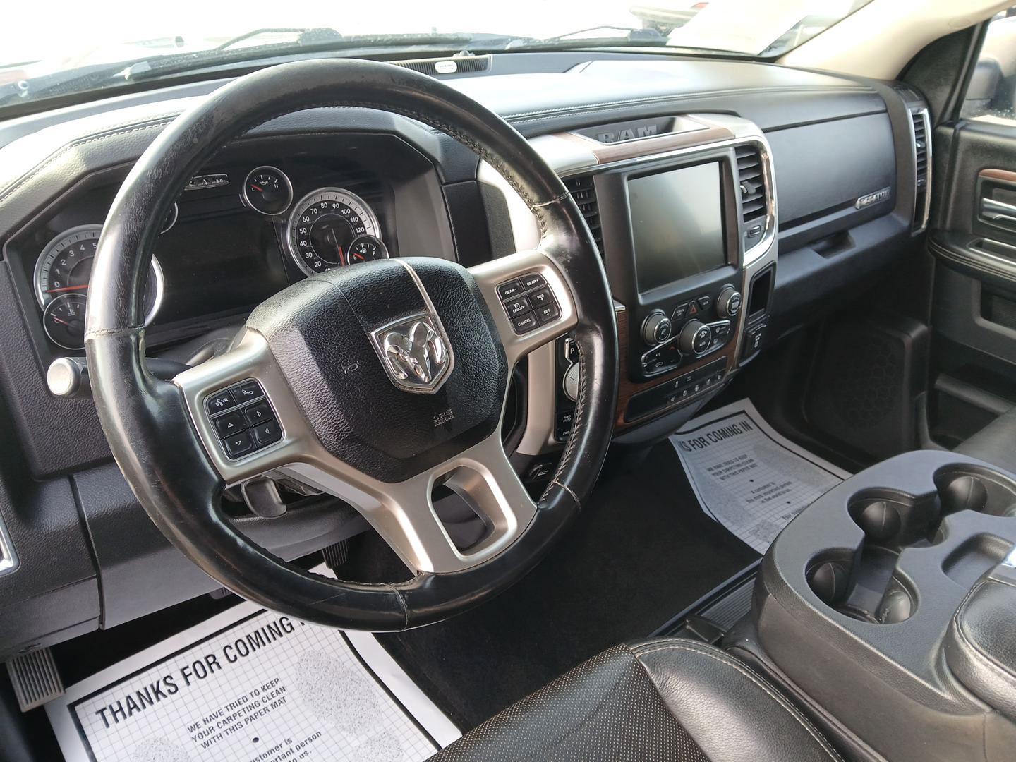 2016 Ram 1500 Laramie (1C6RR7NT4GS) with an Other engine, located at 1230 East Main St, Xenia, OH, 45385, (937) 908-9800, 39.688026, -83.910172 - 2016 Ram 1500 Laramie - Photo#8