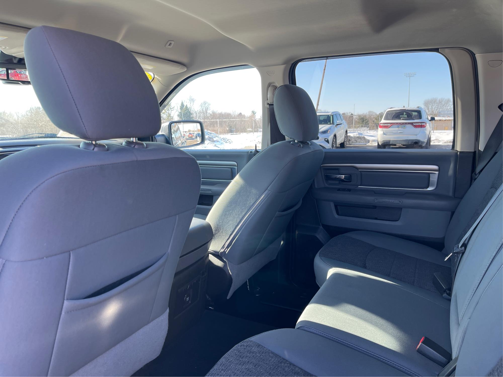 2018 RAM 1500 SLT Crew Cab SWB 4WD (1C6RR7LT9JS) with an 5.7L V8 OHV 16V engine, 8-Speed Automatic transmission, located at 880 E. National Road, Vandalia, OH, 45377, (937) 908-9800, 39.891918, -84.183594 - 2018 RAM 1500 SLT Crew Cab SWB 4WD - Photo#9