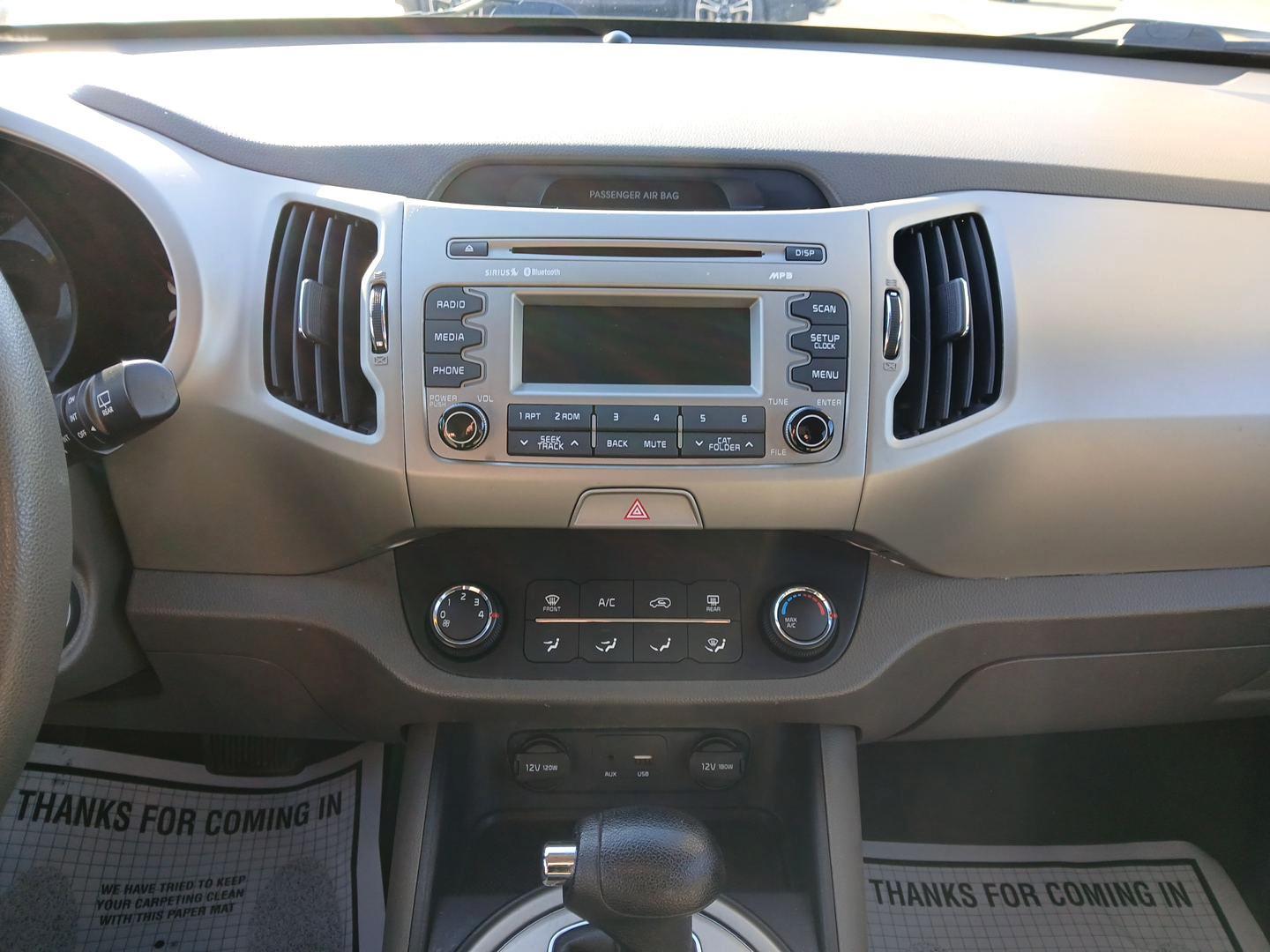 2015 Kia Sportage LX AWD (KNDPBCAC0F7) with an 2.4L V6 DOHC 24V engine, 6-Speed Automatic transmission, located at 401 Woodman Dr, Riverside, OH, 45431, (937) 908-9800, 39.760899, -84.123421 - Photo#12