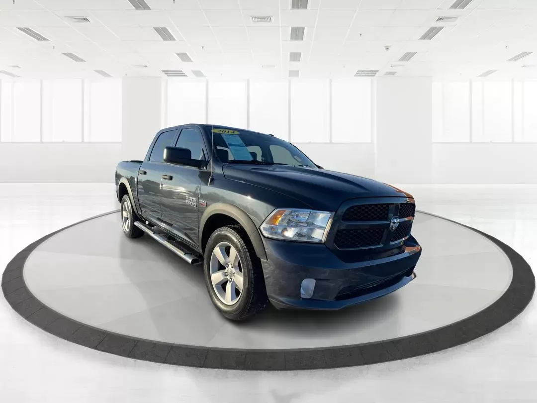 photo of 2014 RAM 1500 Tradesman Crew Cab SWB 4WD