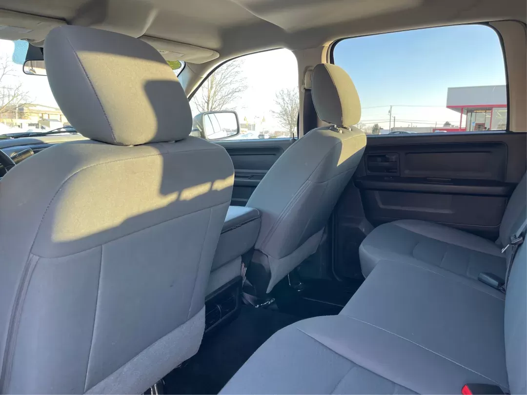 2014 Ram 1500 Tradesman Crew Cab SWB 4WD (3C6RR7KT8EG) with an 5.7L V8 OHV 16V engine, 8-Speed Automatic transmission, located at 1184 Kauffman Ave, Fairborn, OH, 45324, (937) 908-9800, 39.807072, -84.030914 - Photo#10
