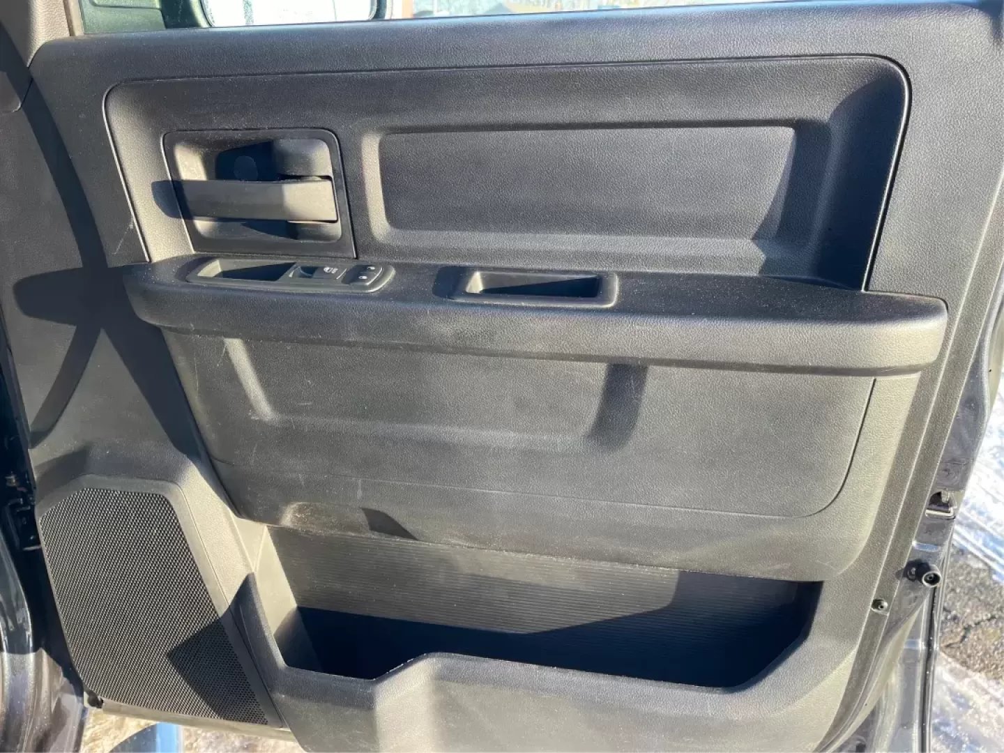 2014 Ram 1500 Tradesman Crew Cab SWB 4WD (3C6RR7KT8EG) with an 5.7L V8 OHV 16V engine, 8-Speed Automatic transmission, located at 1184 Kauffman Ave, Fairborn, OH, 45324, (937) 908-9800, 39.807072, -84.030914 - 2014 Ram 1500 Tradesman Crew Cab SWB 4WD - Photo#18