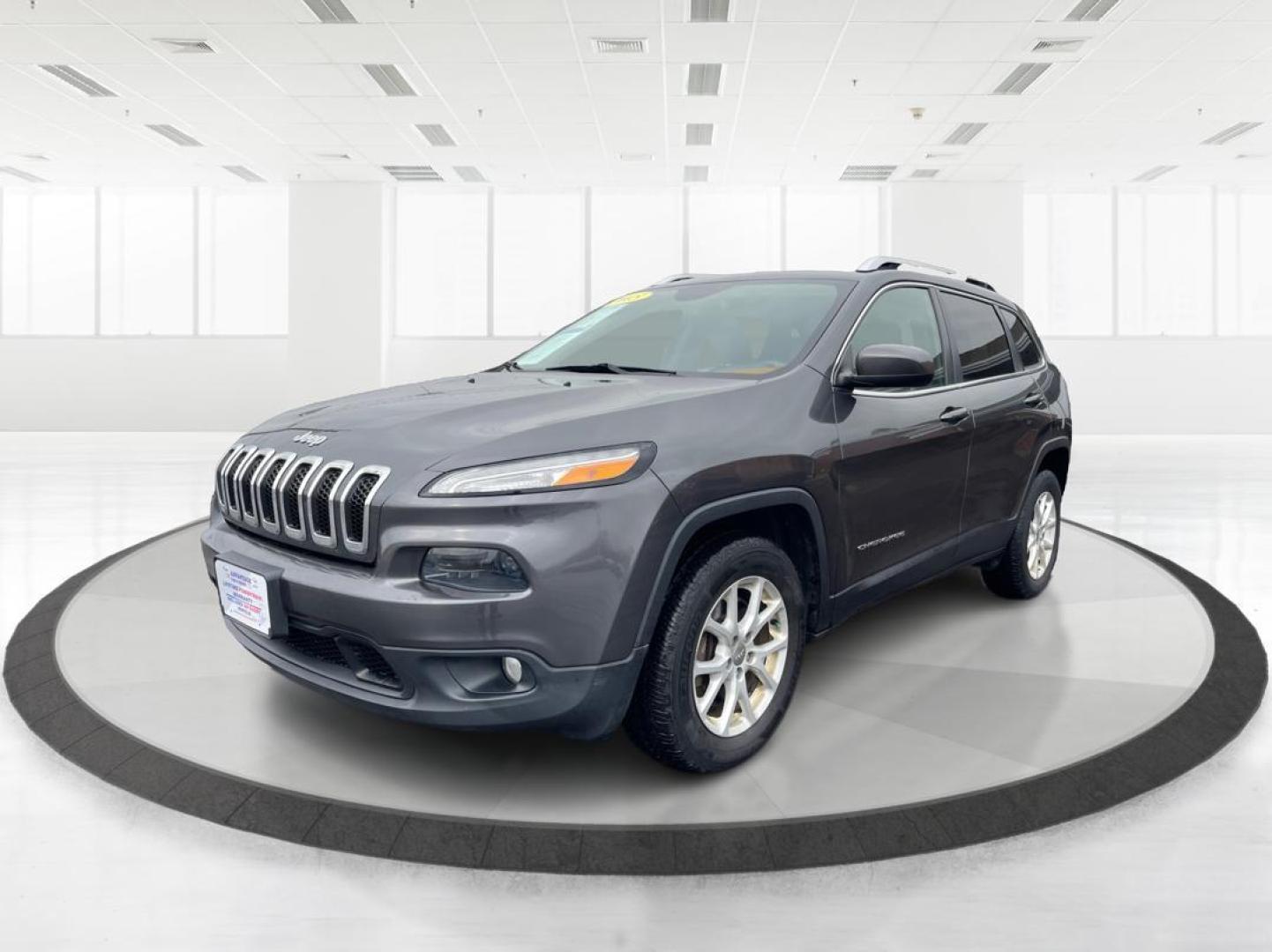 2015 Jeep Cherokee Latitude 4WD (1C4PJMCB8FW) with an 2.4L L4 DOHC 16V engine, 9-Speed Automatic transmission, located at 1951 S Dayton Lakeview Rd., New Carlisle, OH, 45344, (937) 908-9800, 39.890999, -84.050255 - Photo#7