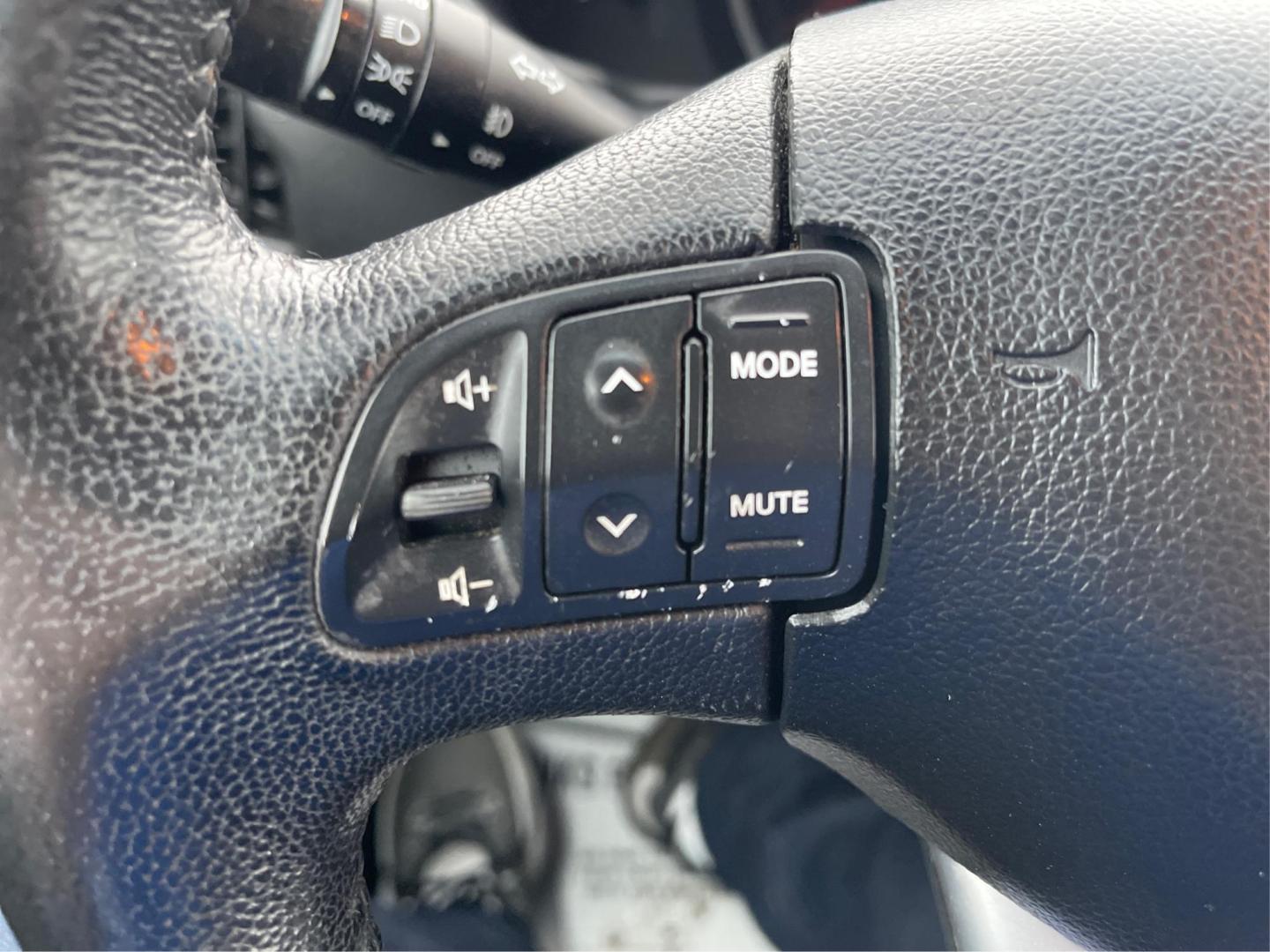 2011 Kia Sportage EX AWD (KNDPCCA29B7) with an 2.4L V6 DOHC 24V engine, 6-Speed Automatic transmission, located at 1184 Kauffman Ave, Fairborn, OH, 45324, (937) 908-9800, 39.807072, -84.030914 - Photo#15