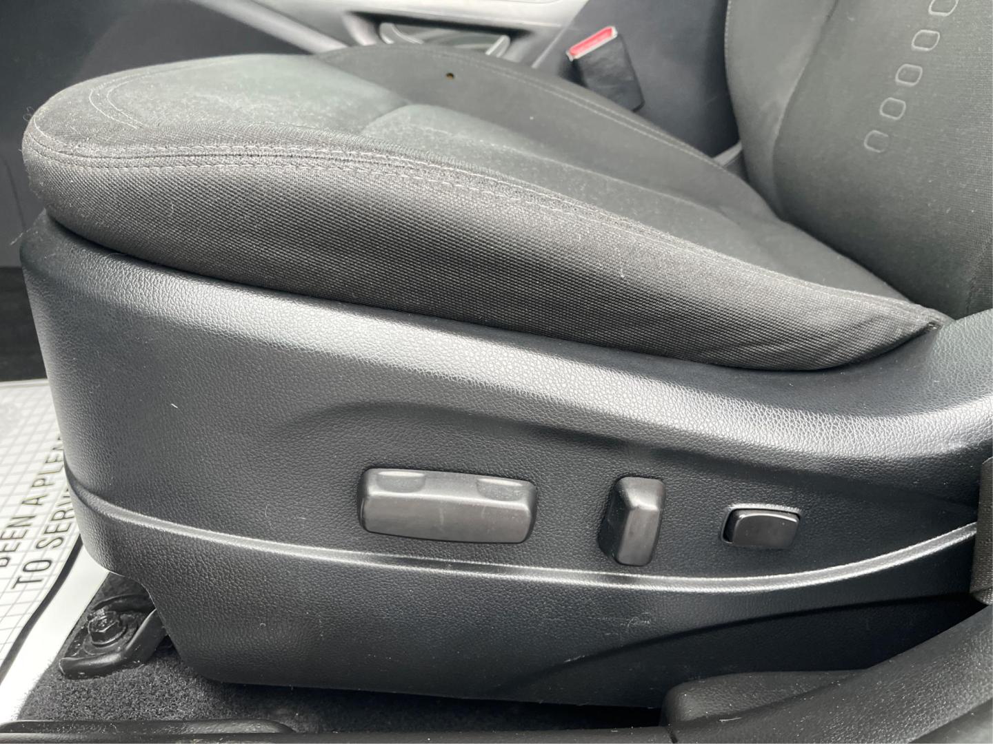 2011 Kia Sportage EX AWD (KNDPCCA29B7) with an 2.4L V6 DOHC 24V engine, 6-Speed Automatic transmission, located at 1184 Kauffman Ave, Fairborn, OH, 45324, (937) 908-9800, 39.807072, -84.030914 - Photo#17