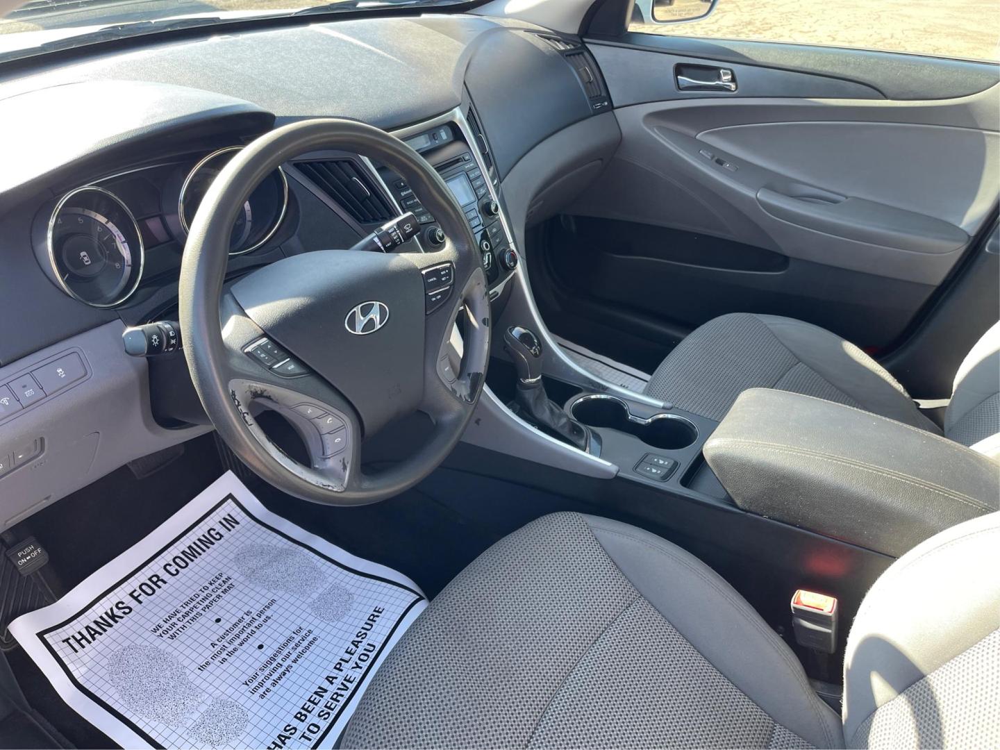 2013 Hyundai Sonata GLS (5NPEB4AC3DH) with an 2.4L L4 DOHC 16V engine, 6-Speed Automatic transmission, located at 880 E. National Road, Vandalia, OH, 45377, (937) 908-9800, 39.891918, -84.183594 - Photo#8