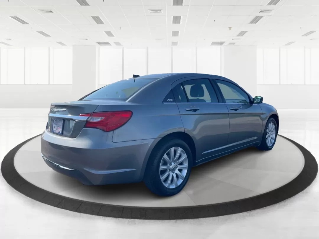 2012 Chrysler 200 Touring (1C3CCBBG5CN) with an 2.4L I-4 DOHC engine, located at 4508 South Dixie Dr, Moraine, OH, 45439, (937) 908-9800, 39.689976, -84.218452 - Photo#2