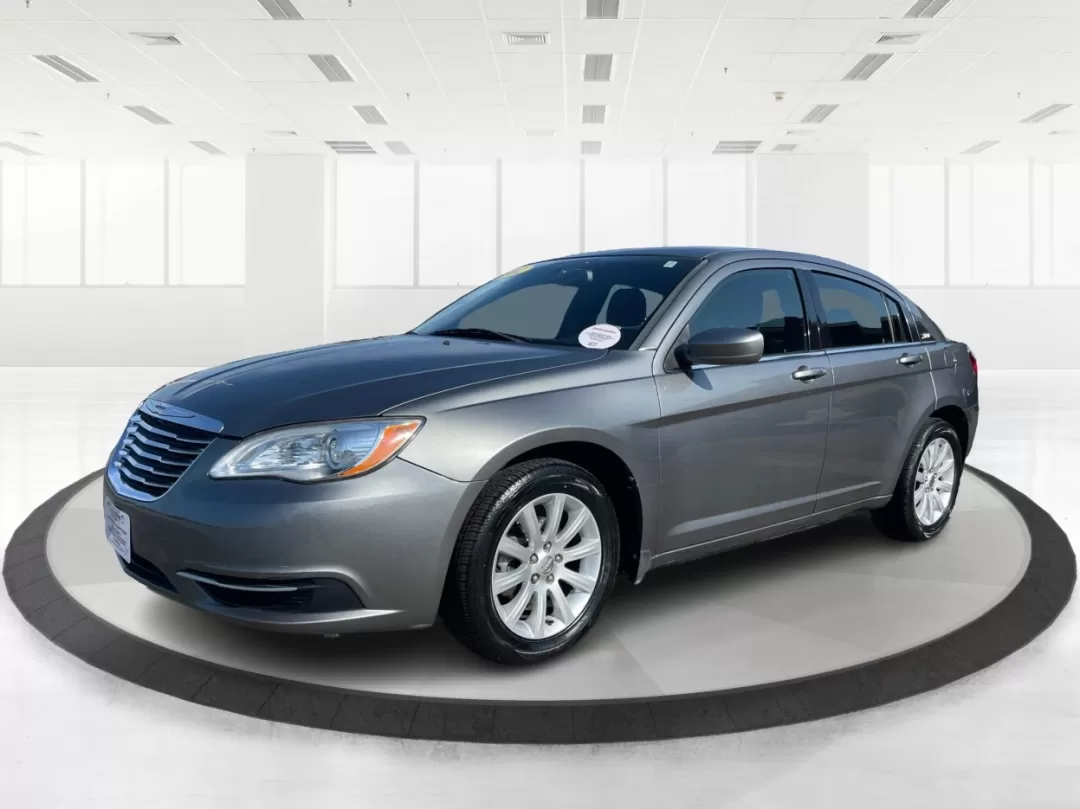 2012 Chrysler 200 Touring (1C3CCBBG5CN) with an 2.4L I-4 DOHC engine, located at 4508 South Dixie Dr, Moraine, OH, 45439, (937) 908-9800, 39.689976, -84.218452 - Photo#8