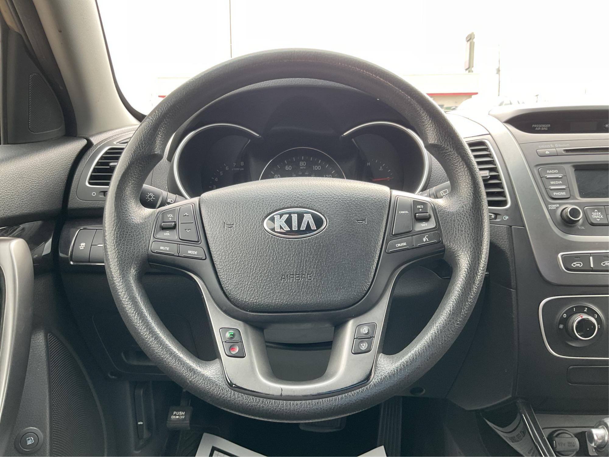 2015 Kia Sorento LX AWD (5XYKTCA62FG) with an 2.4L L4 DOHC 16V engine, 6-Speed Automatic transmission, located at 8750 N County Rd 25A, Piqua, OH, 45356, (937) 908-9800, 40.164391, -84.232513 - Photo#15