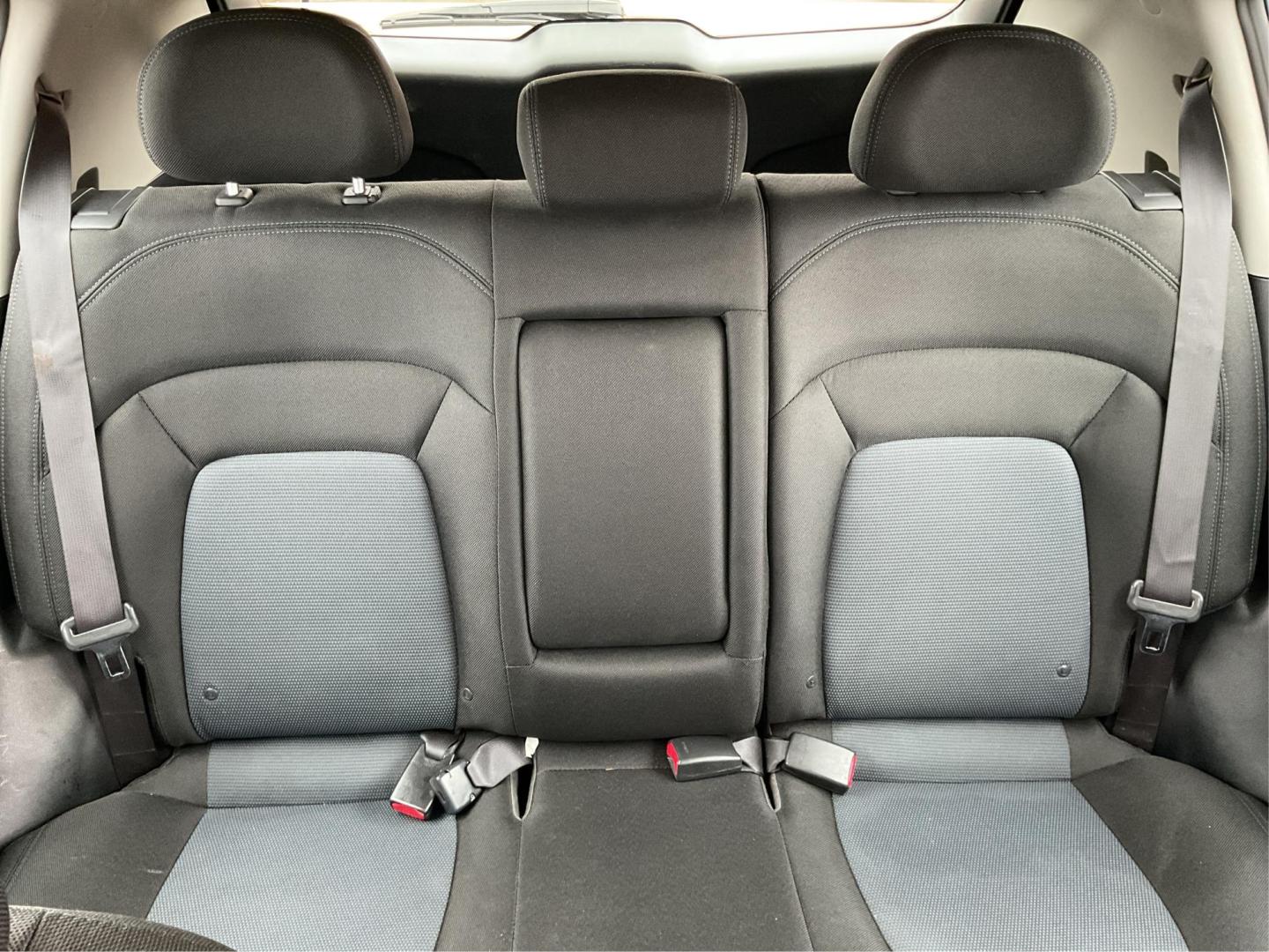2015 Kia Sportage LX FWD (KNDPB3AC3F7) with an 2.4L V6 DOHC 24V engine, 6-Speed Automatic transmission, located at 1099 N County Rd 25A, Troy, OH, 45373, (937) 908-9800, 40.057079, -84.212883 - Photo#13