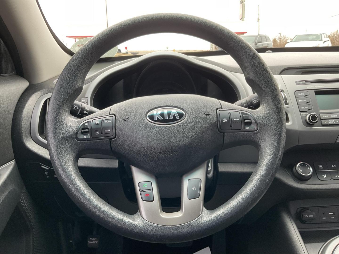 2015 Kia Sportage LX FWD (KNDPB3AC3F7) with an 2.4L V6 DOHC 24V engine, 6-Speed Automatic transmission, located at 1099 N County Rd 25A, Troy, OH, 45373, (937) 908-9800, 40.057079, -84.212883 - Photo#15