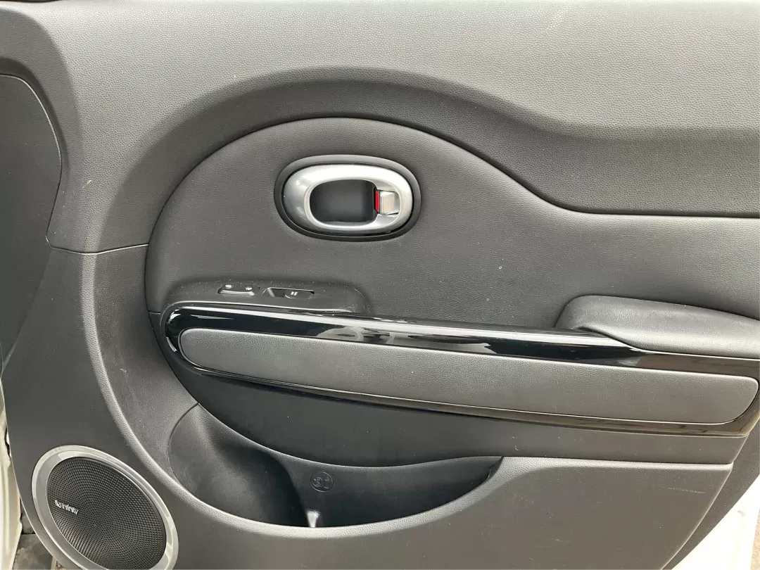 2015 Kia Soul ! (KNDJX3A56F7) with an Other engine, located at 8750 N County Rd 25A, Piqua, OH, 45356, (937) 908-9800, 40.164391, -84.232513 - Photo#20