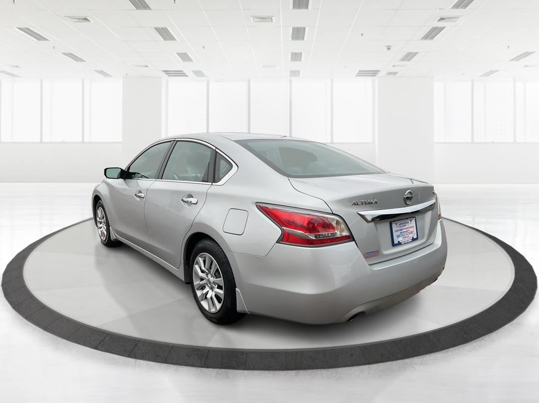 2015 Nissan Altima 2.5 S (1N4AL3AP8FC) with an Other engine, located at 1230 East Main St, Xenia, OH, 45385, (937) 908-9800, 39.688026, -83.910172 - Photo#4