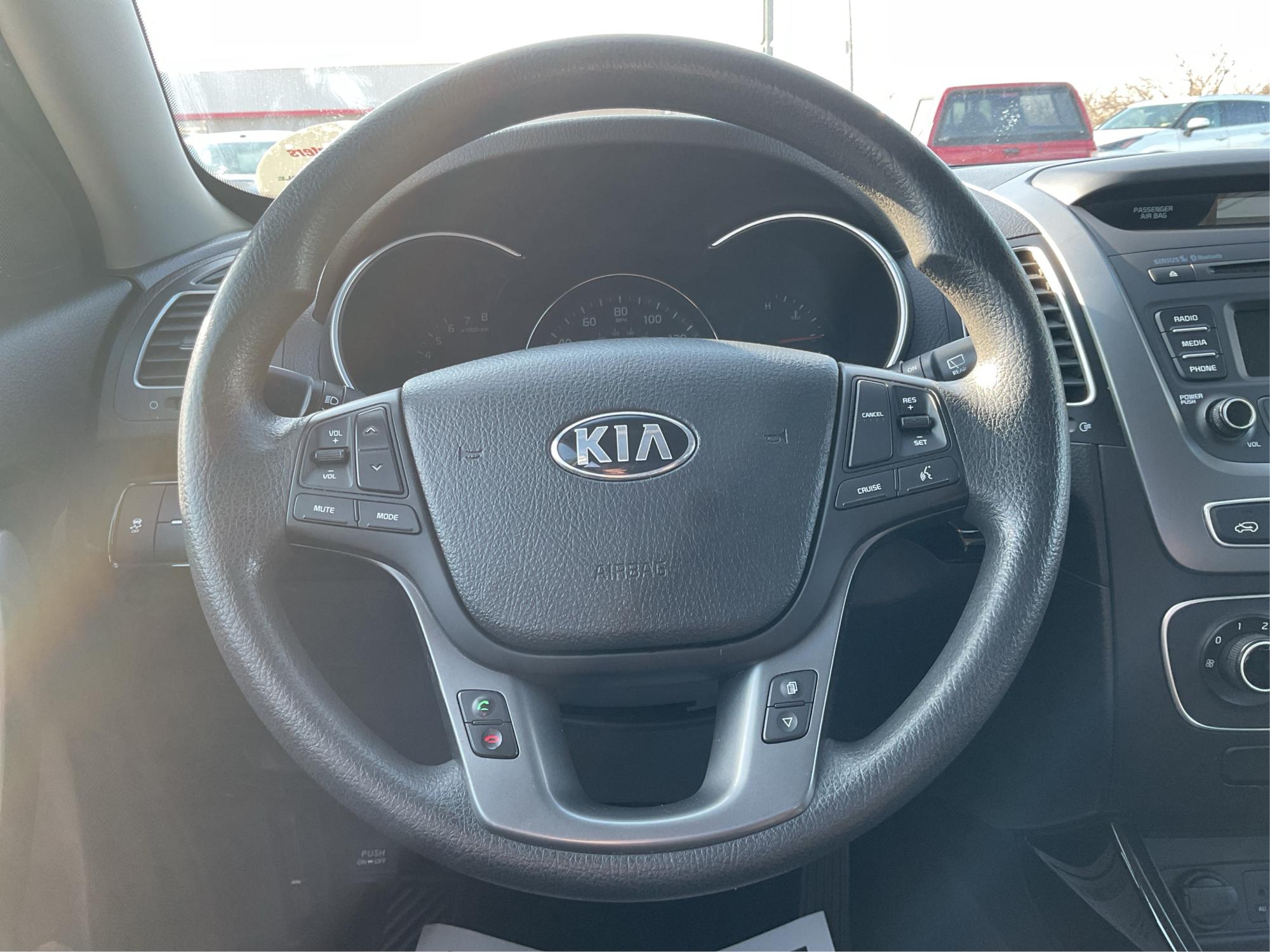 2014 Kia Sorento LX 2WD (5XYKT3A64EG) with an 2.4L L4 DOHC 16V engine, 6-Speed Automatic transmission, located at 1099 N County Rd 25A , Troy, OH, 45373, (937) 908-9800, 40.057079, -84.212883 - Photo#15