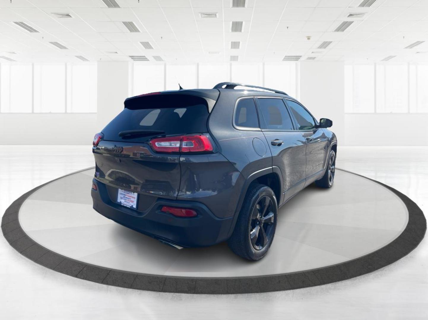 2015 Jeep Cherokee Latitude (1C4PJLCS0FW) with an Other engine, located at 1184 Kauffman Ave, Fairborn, OH, 45324, (937) 908-9800, 39.807072, -84.030914 - Photo#2