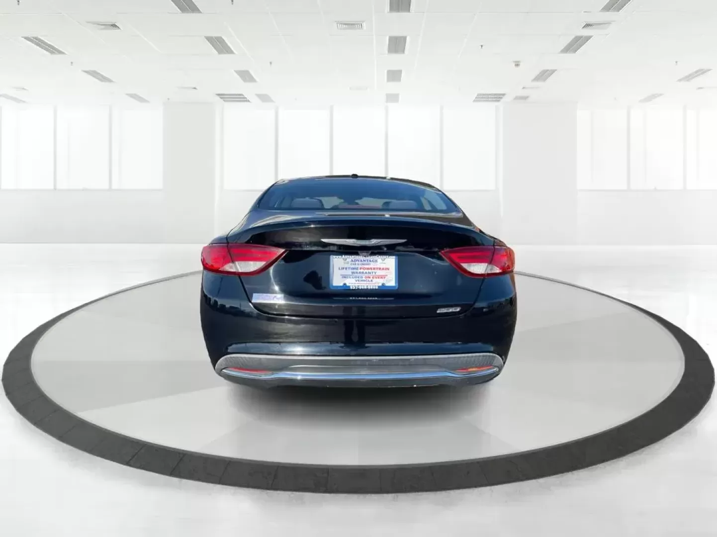 2015 Chrysler 200 Limited (1C3CCCAB8FN) with an Other engine, located at 1184 Kauffman Ave, Fairborn, OH, 45324, (937) 908-9800, 39.807072, -84.030914 - 2015 Chrysler 200 Limited - Photo#3